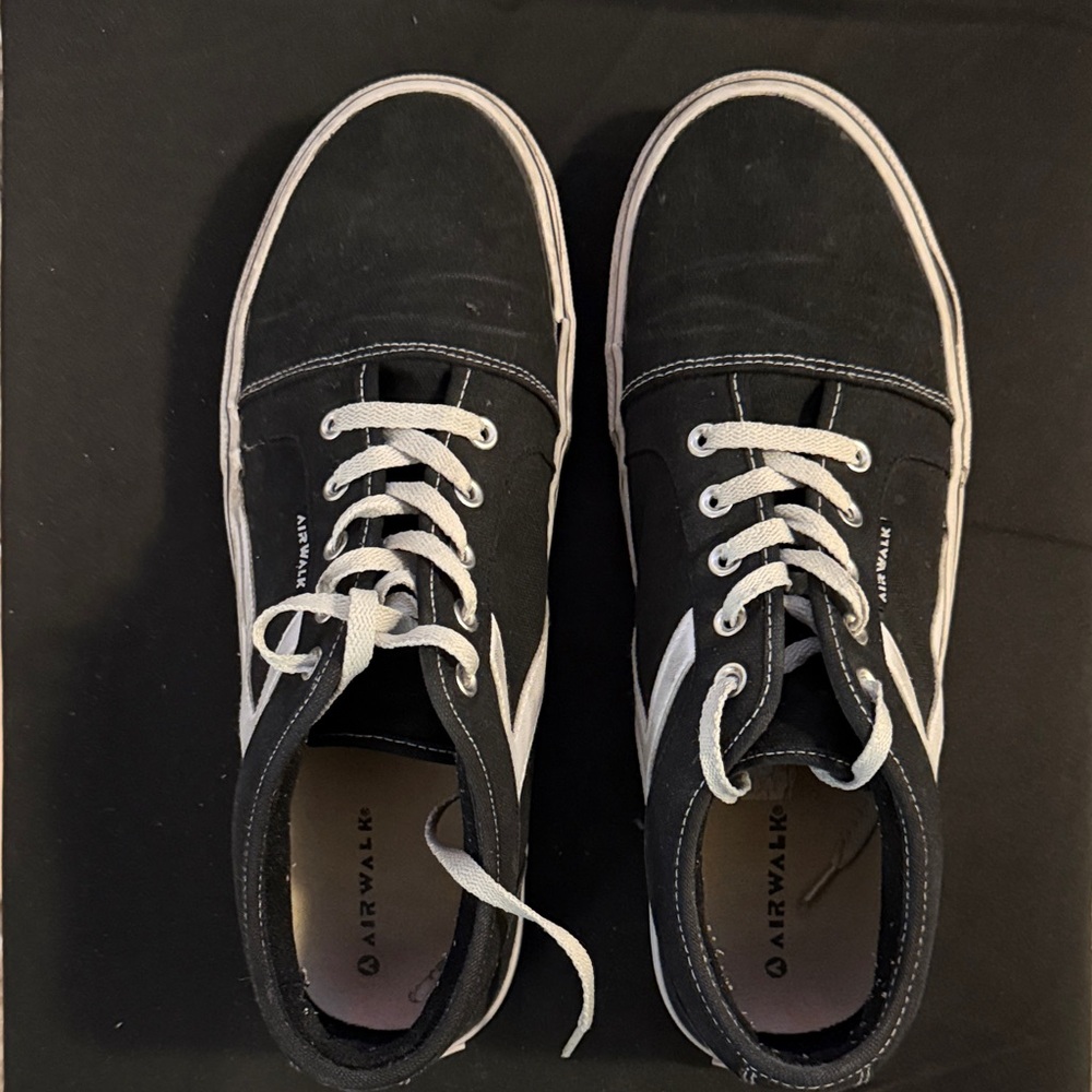 Women’s Airwalk Black and White Sneakers